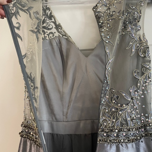 Tony Bowls Evening Gown - Picture 11 of 13